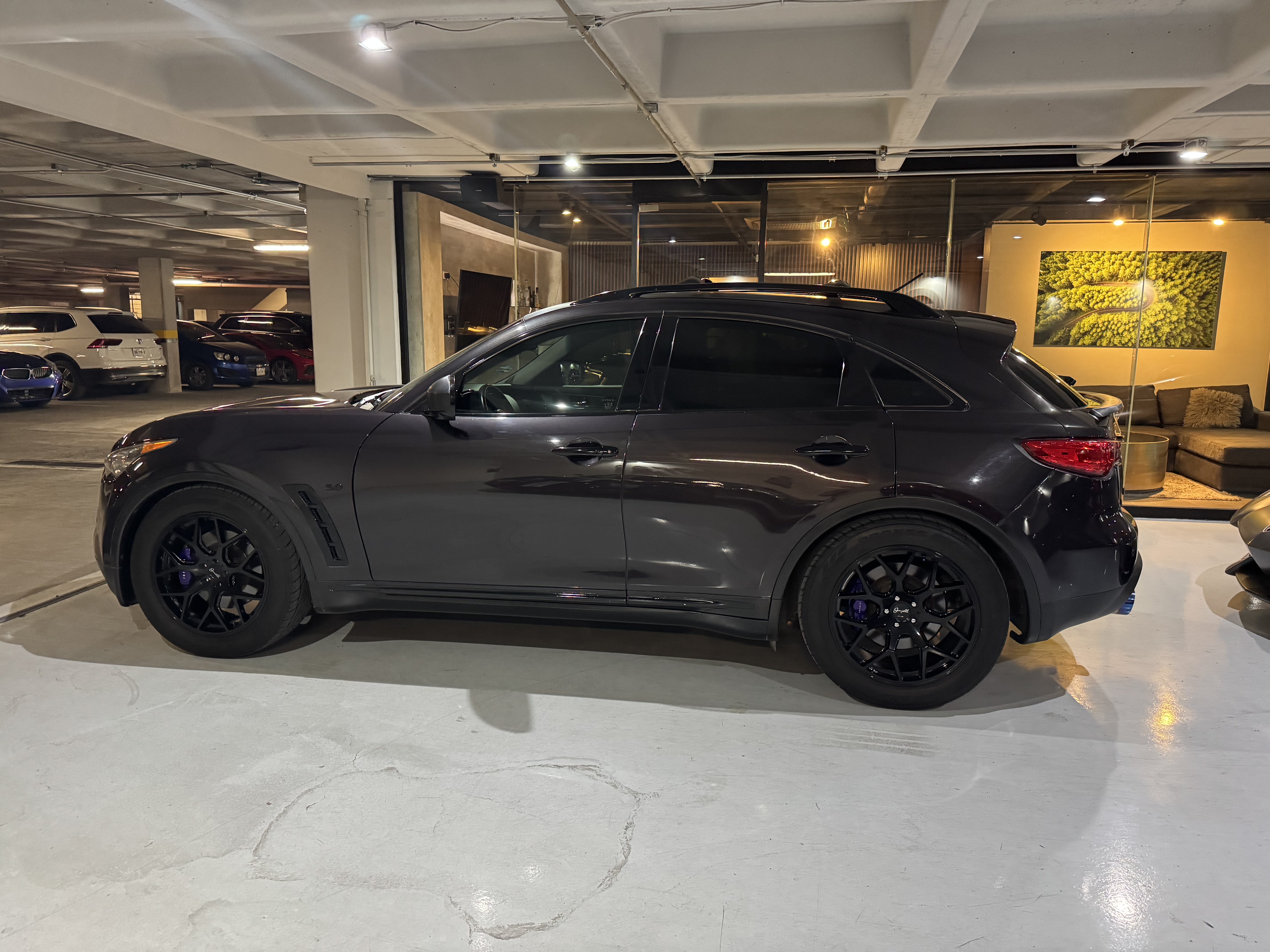Infiniti QX70s  2012