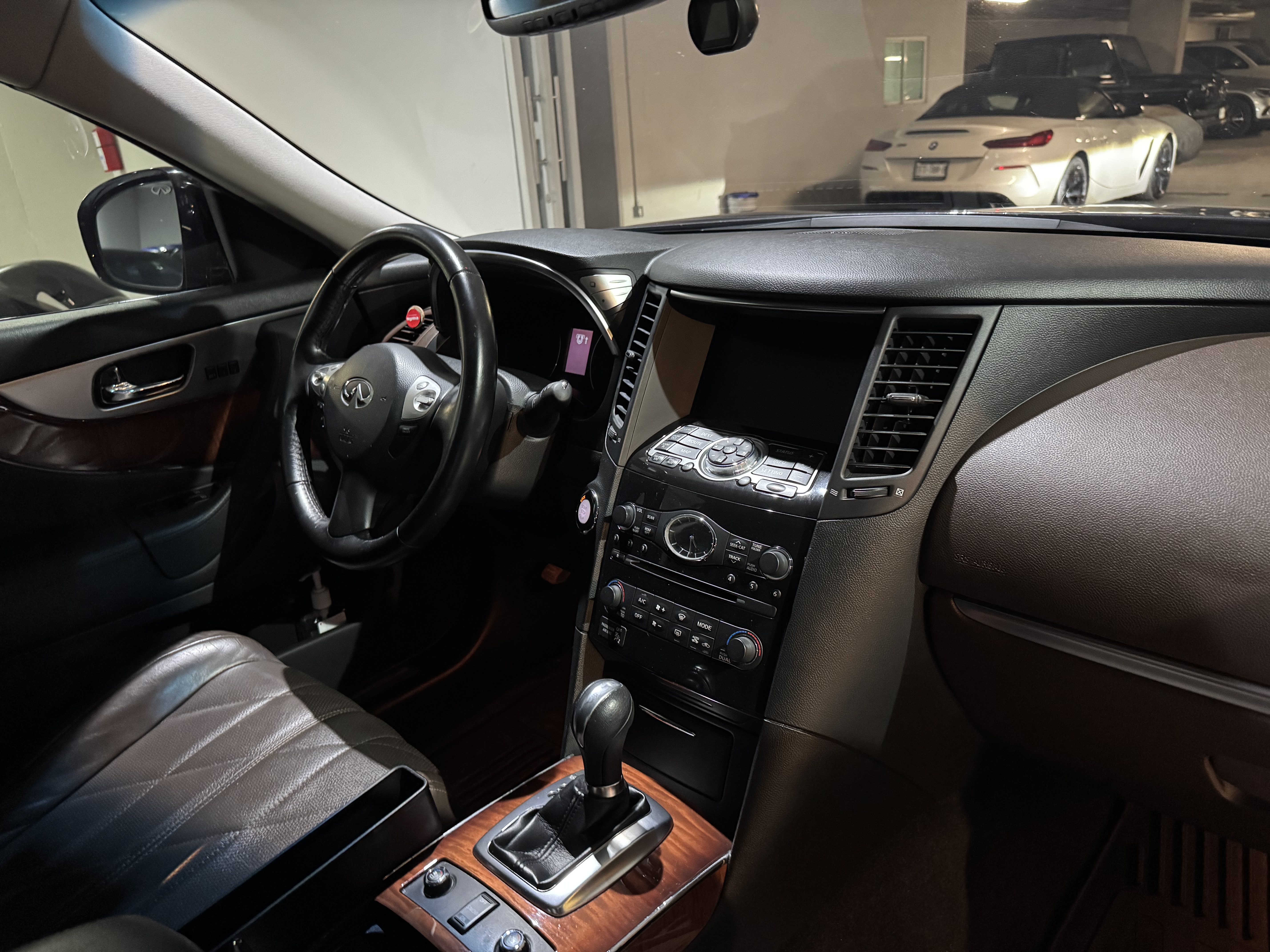 Infiniti QX70s  2012