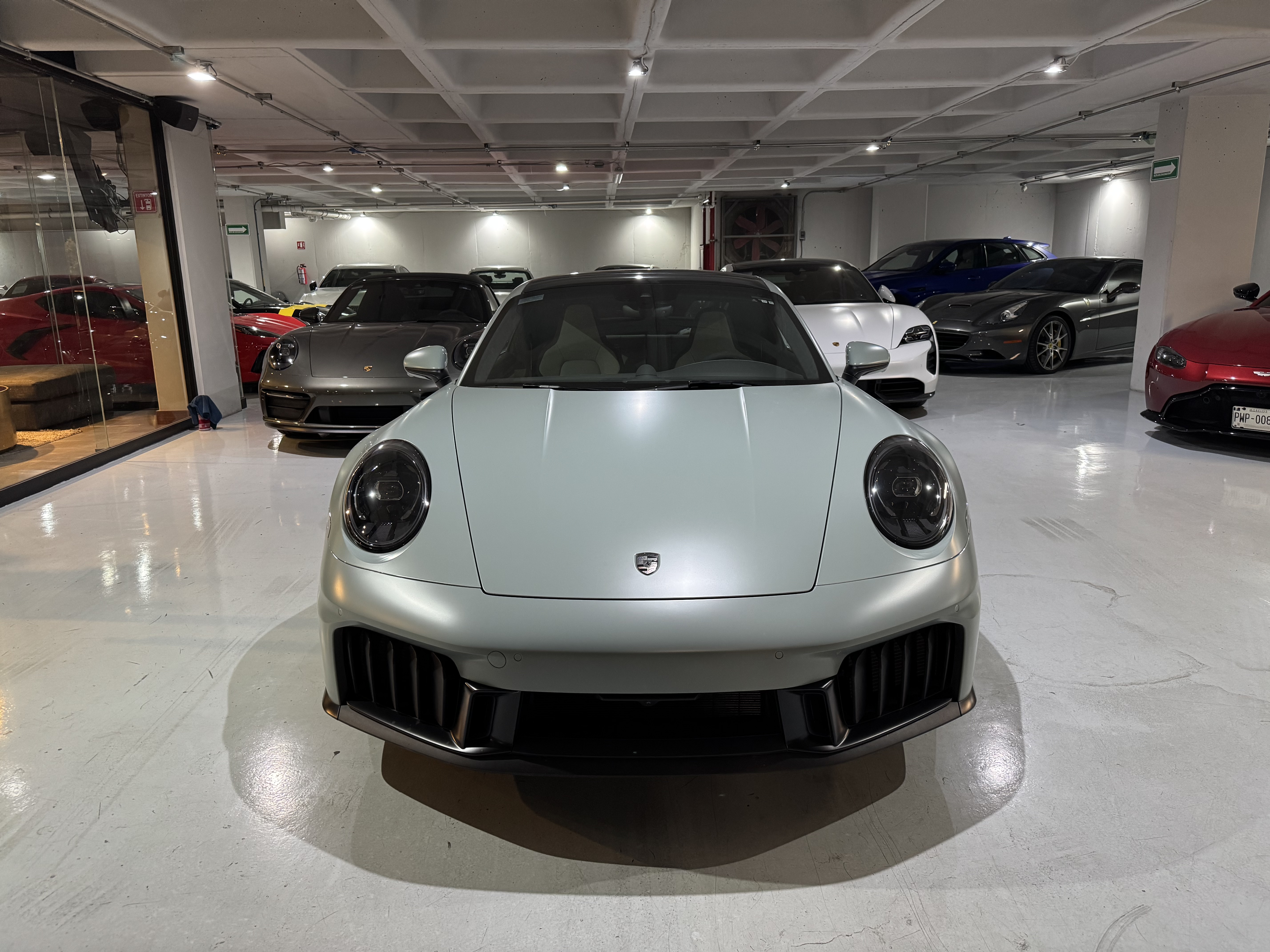 PORSCHE 911 CARRERA GTS 2025