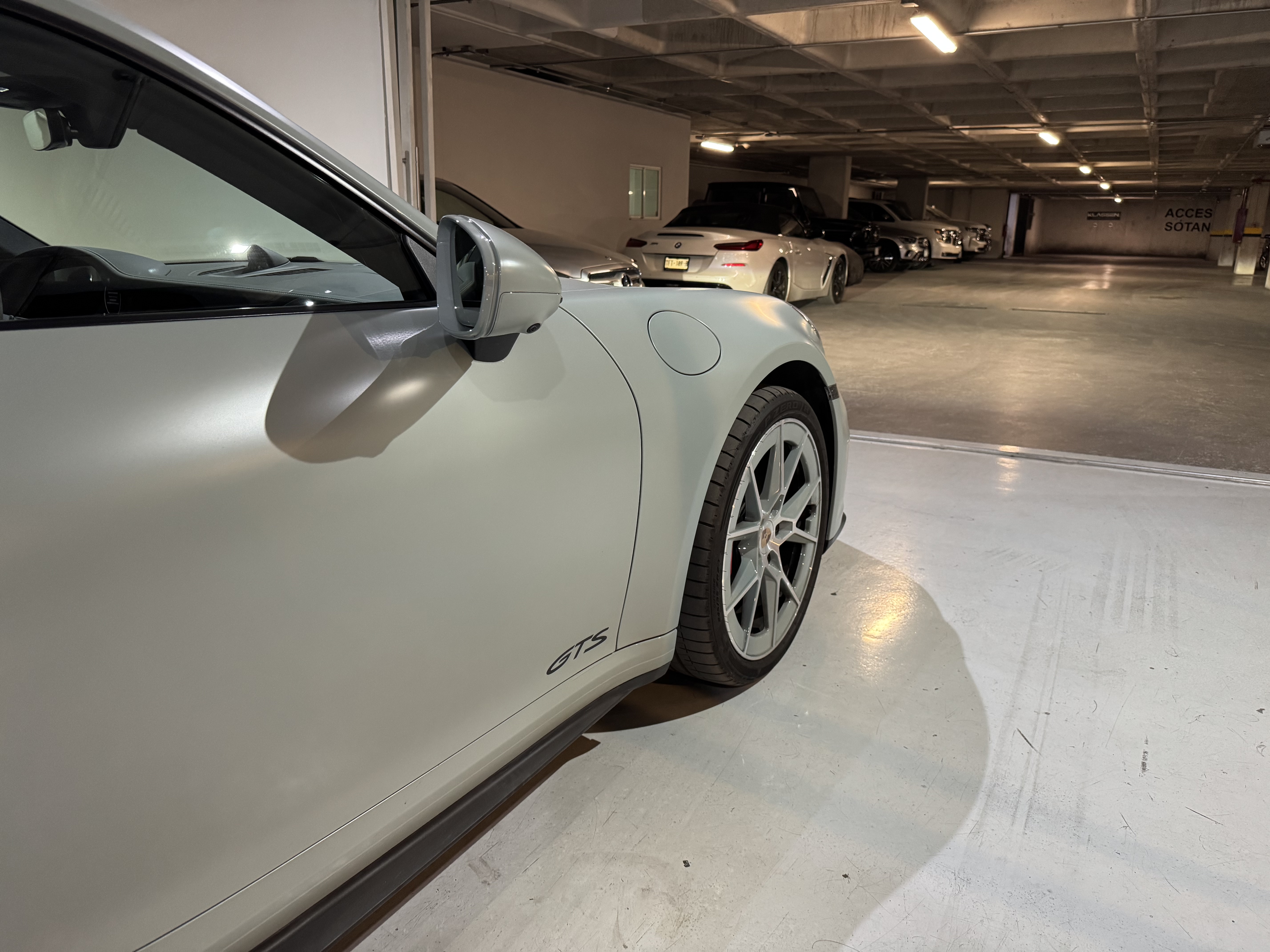 PORSCHE 911 CARRERA GTS 2025