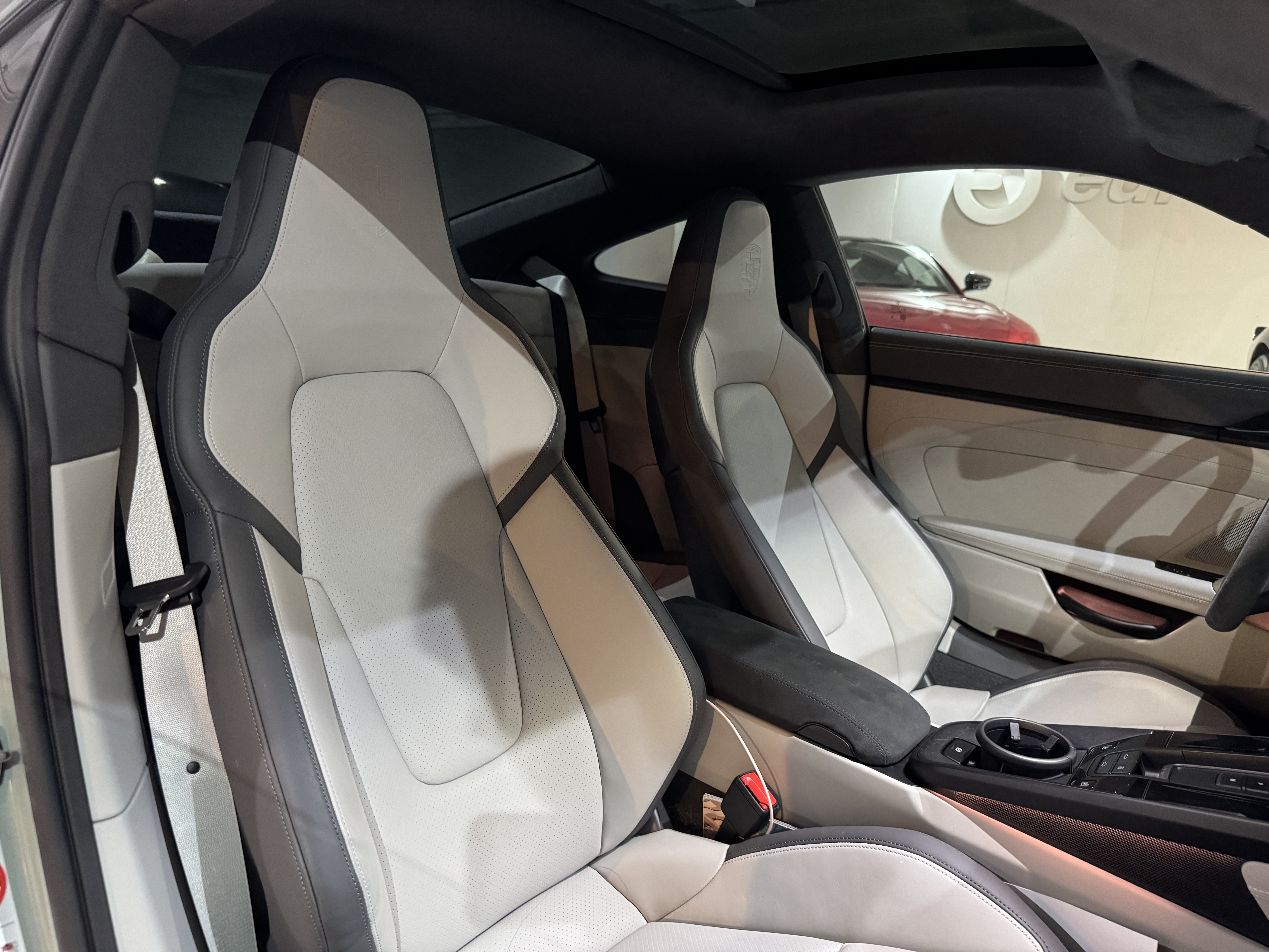 PORSCHE 911 CARRERA GTS 2025