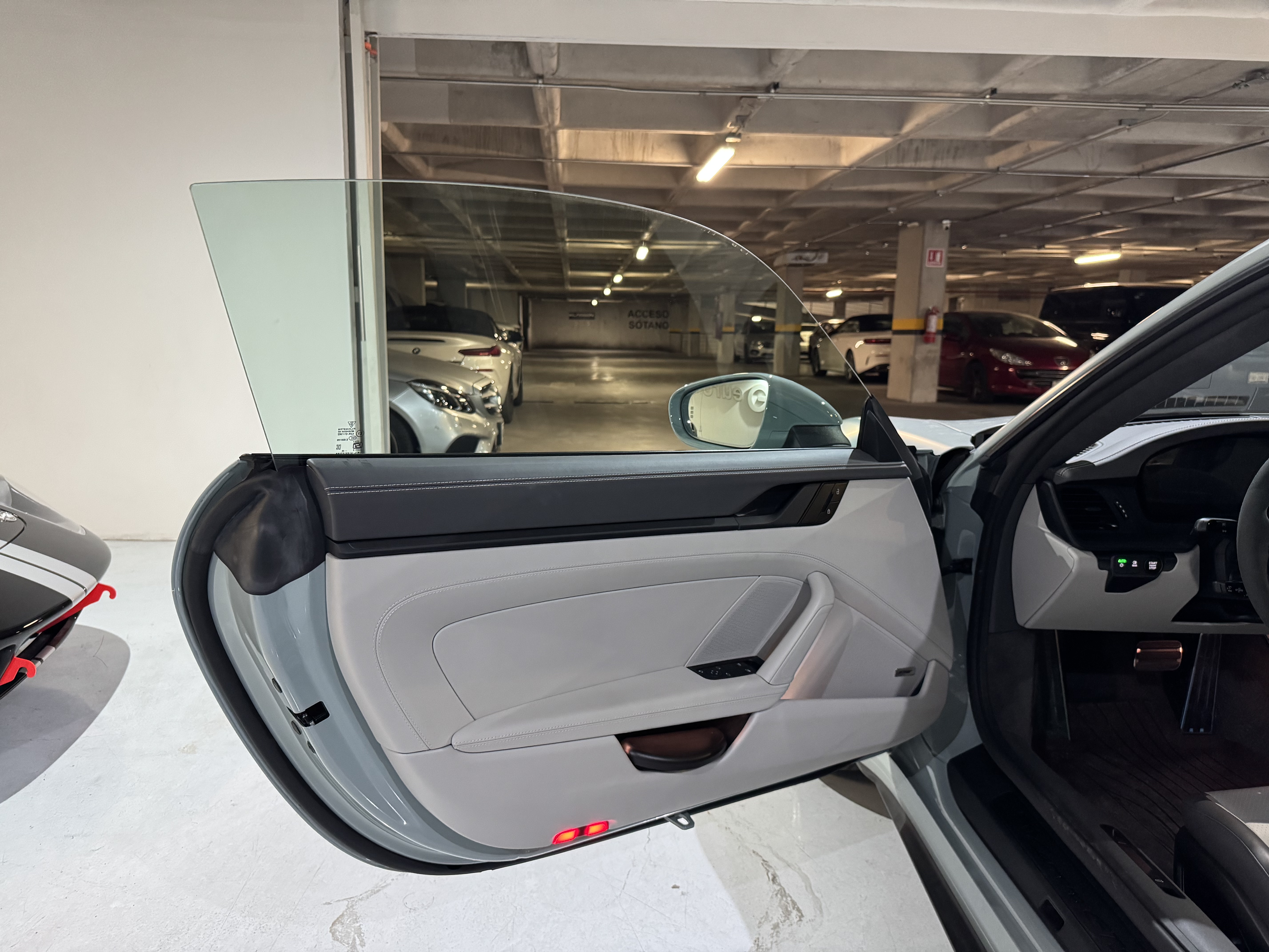 PORSCHE 911 CARRERA GTS 2025