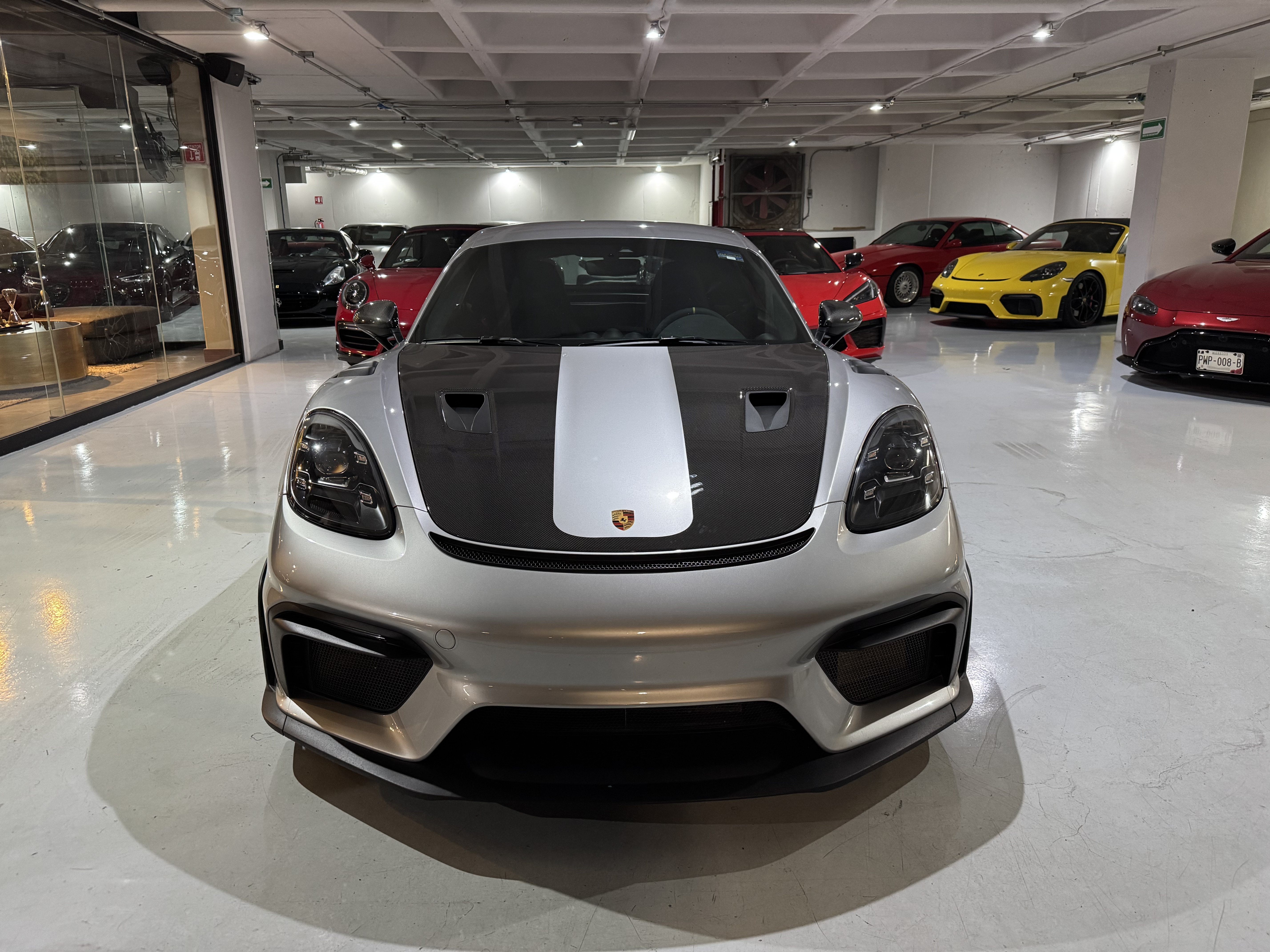 PORSCHE 718 CAYMAN GT4 RS 2023