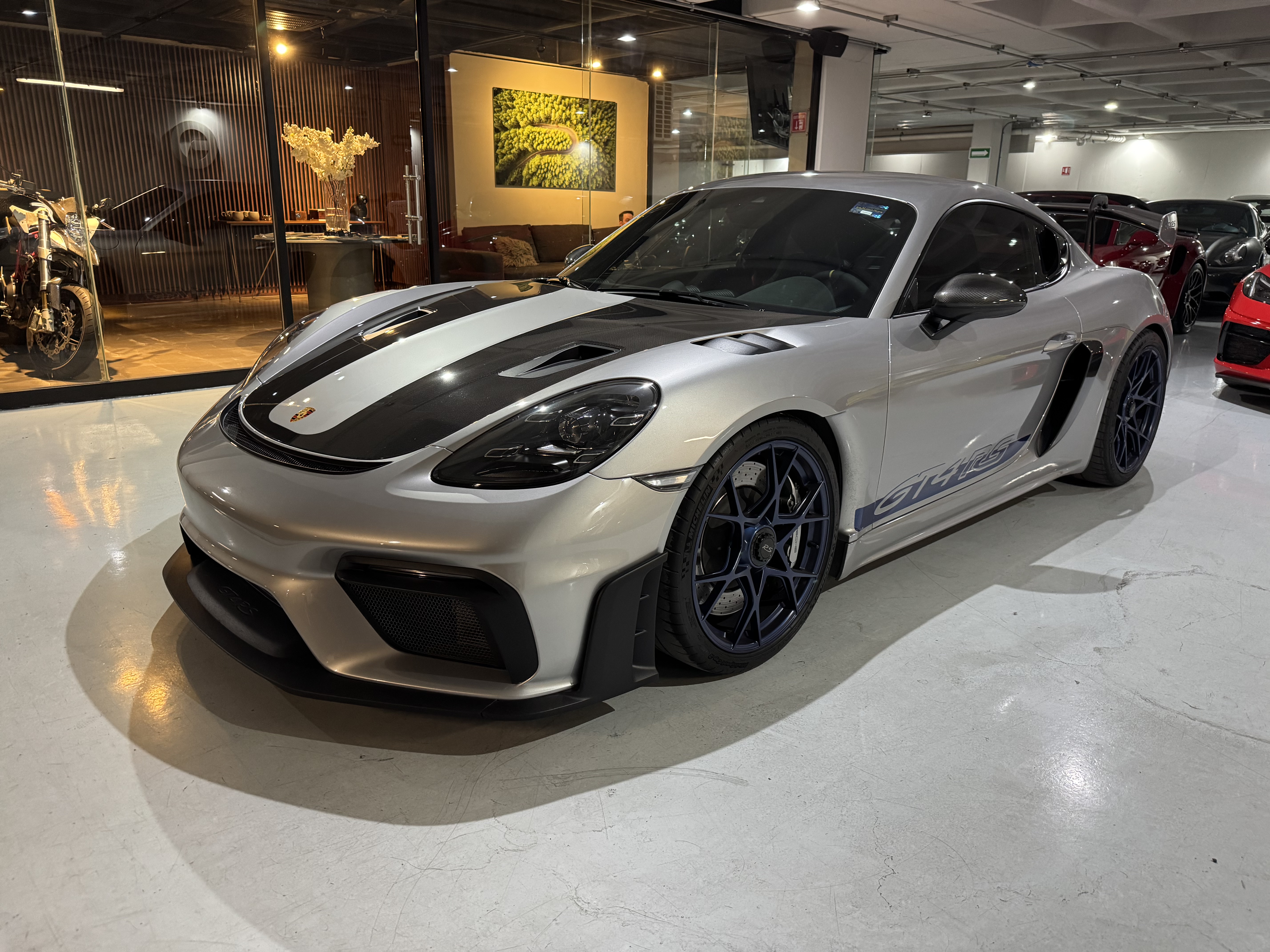 PORSCHE 718 CAYMAN GT4 RS 2023