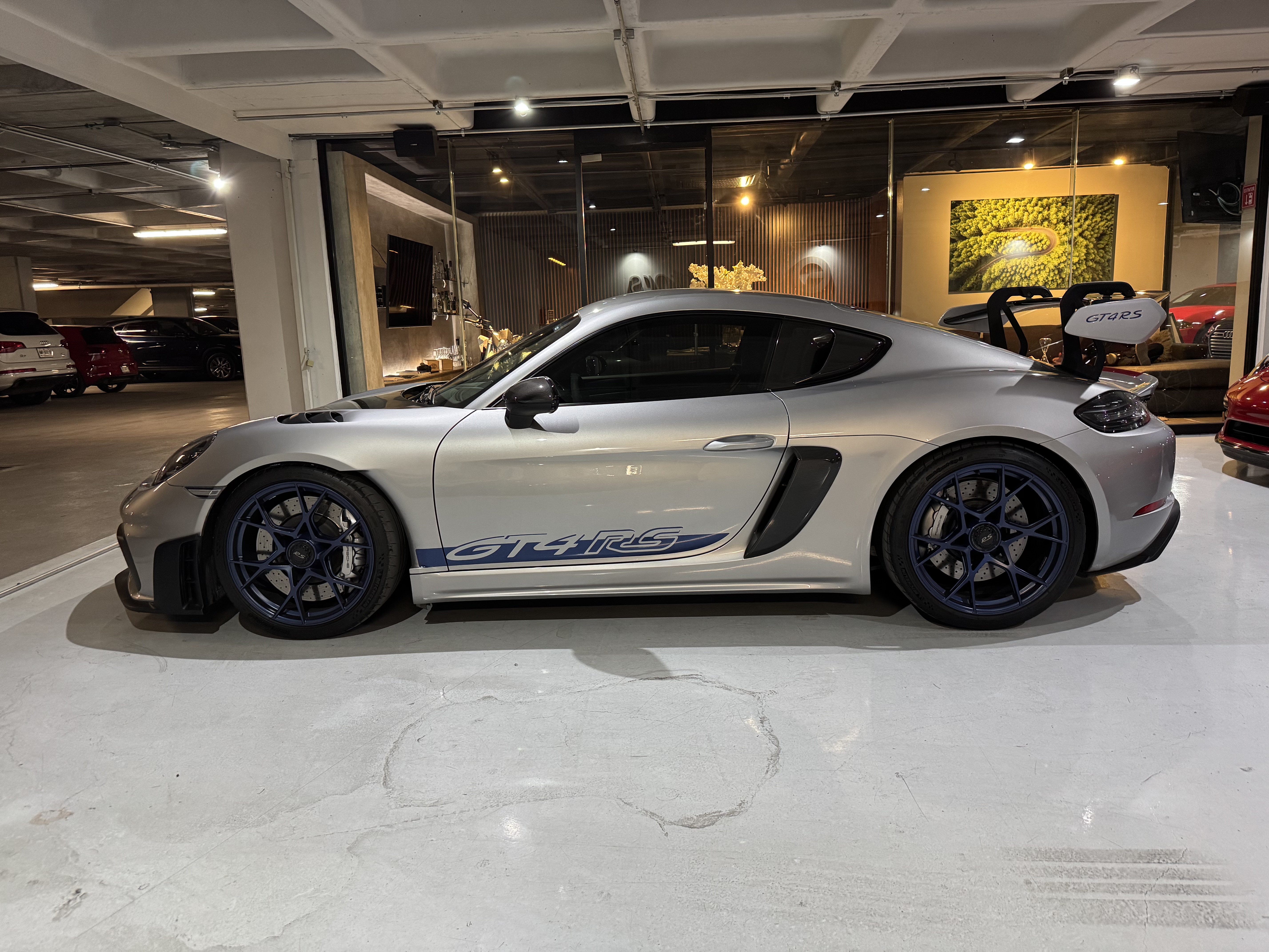 PORSCHE 718 CAYMAN GT4 RS 2023