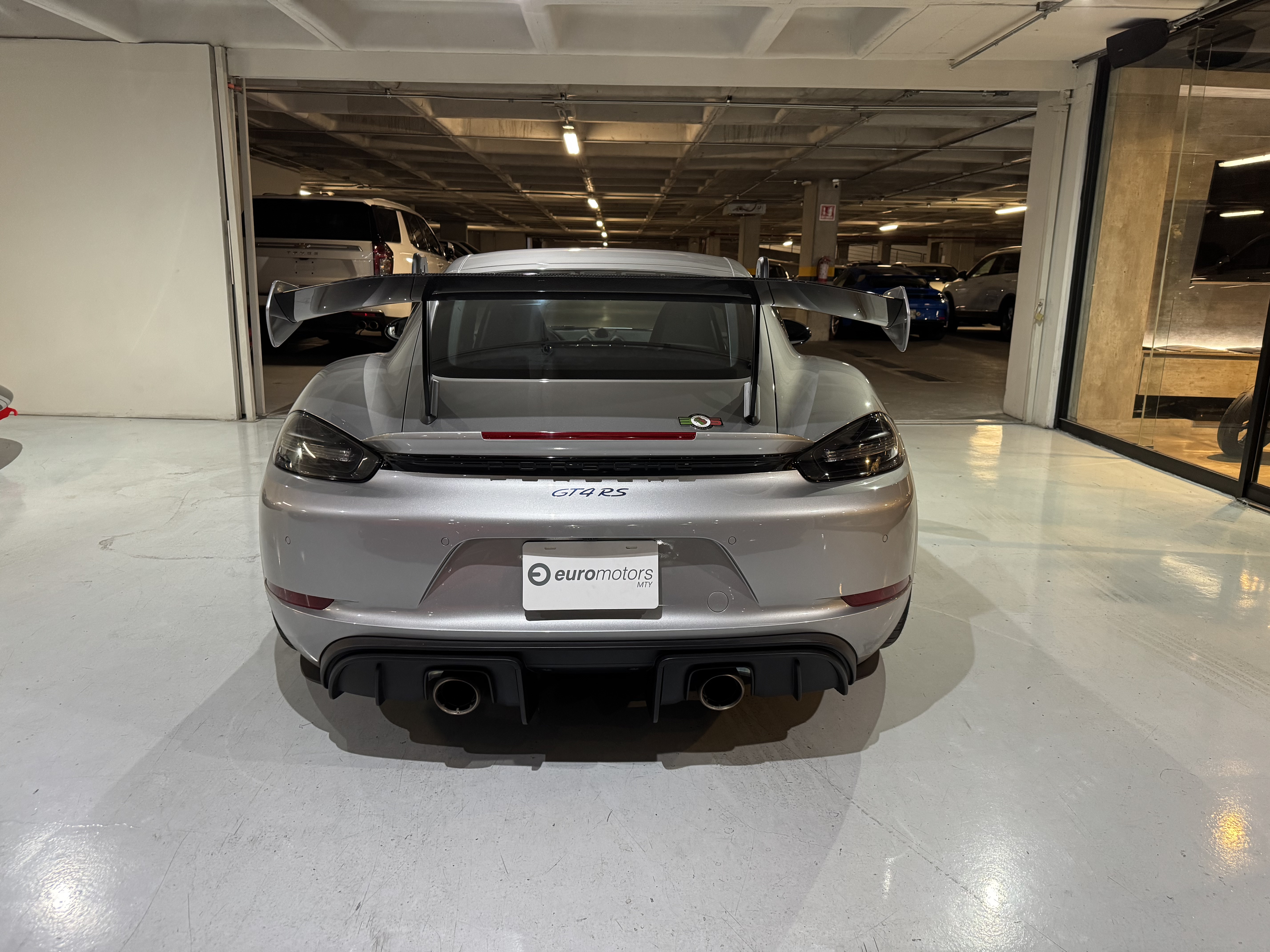 PORSCHE 718 CAYMAN GT4 RS 2023