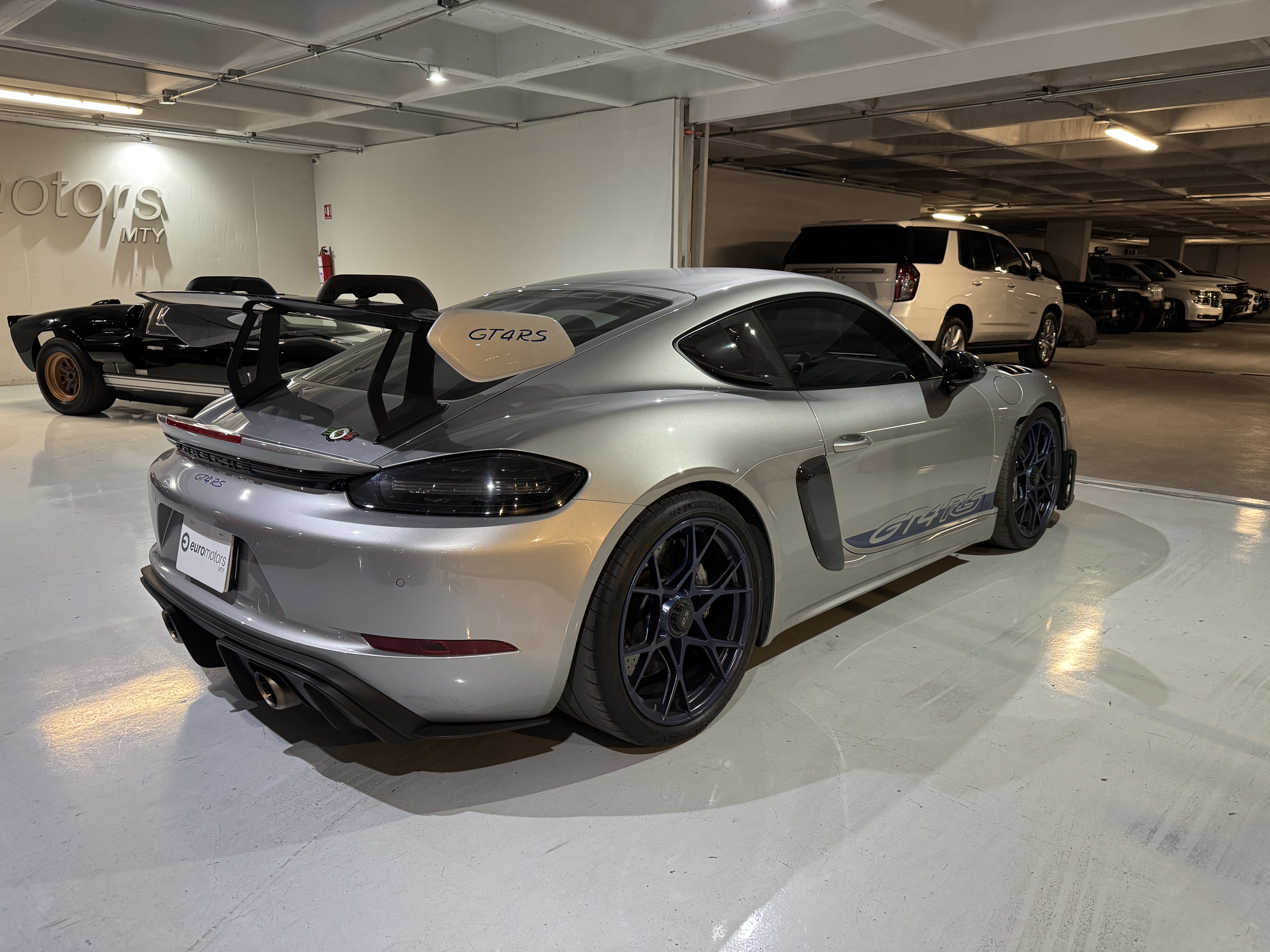 PORSCHE 718 CAYMAN GT4 RS 2023