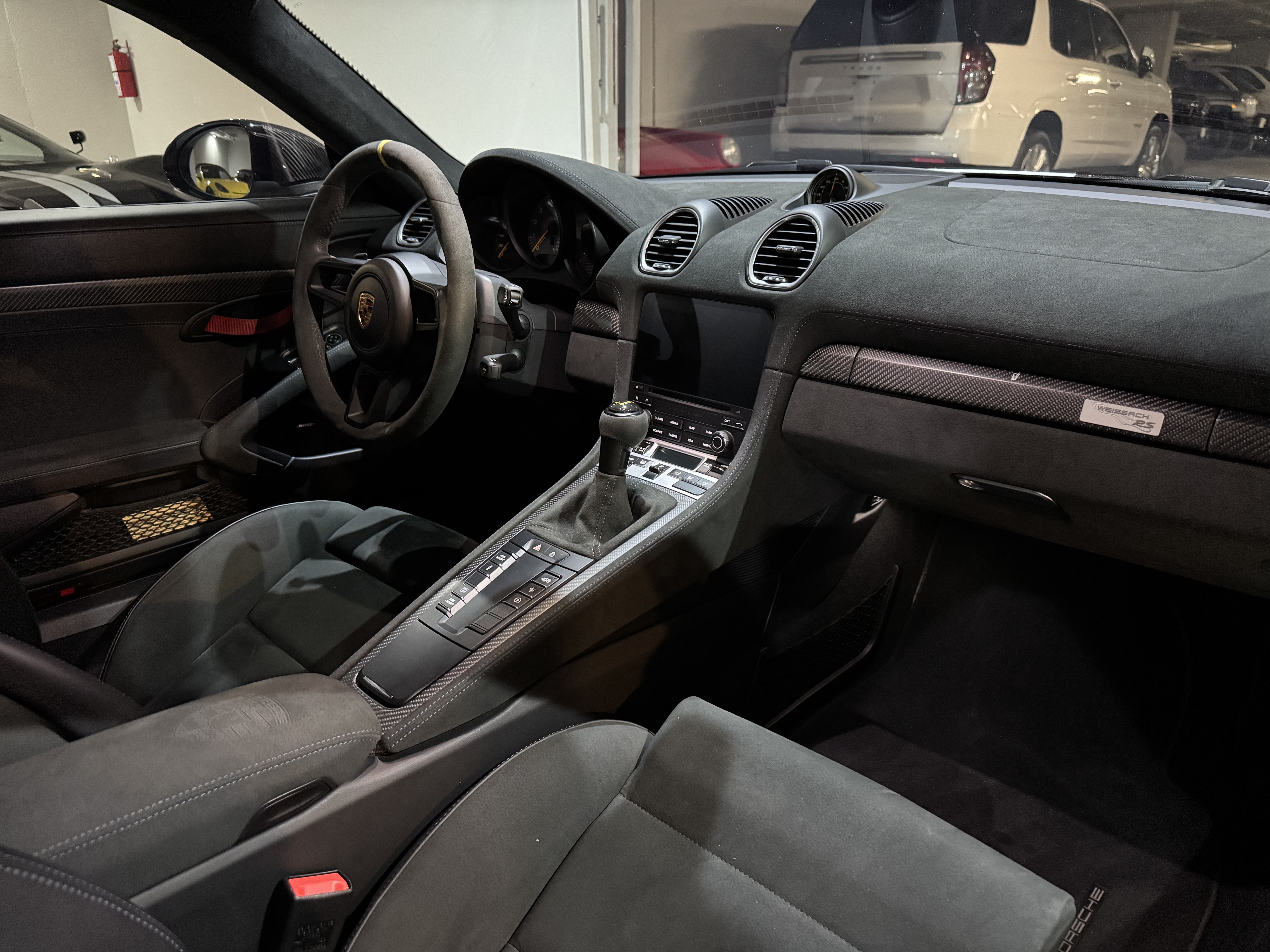 PORSCHE 718 CAYMAN GT4 RS 2023