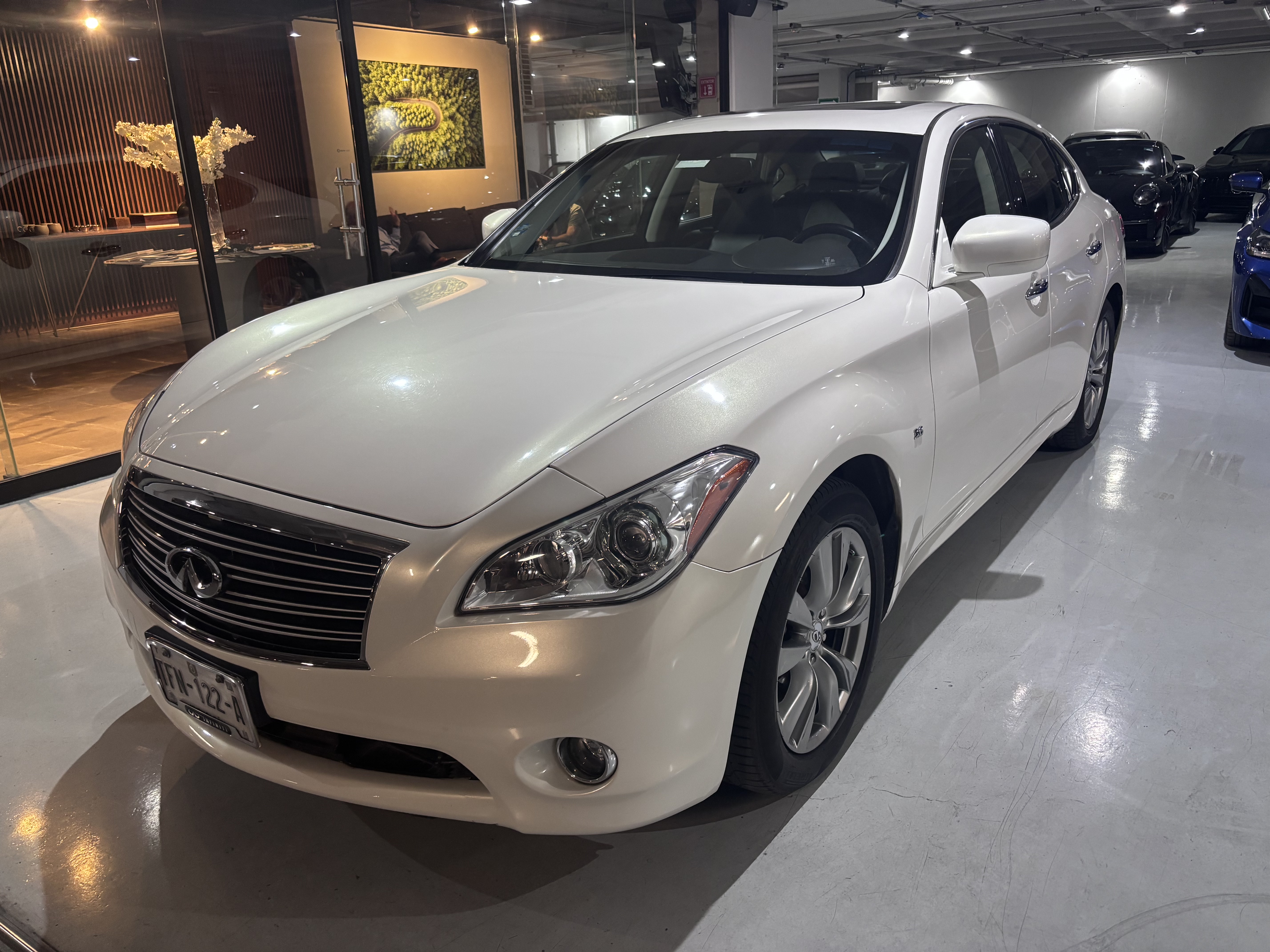 INFINITI Q70 S 2016