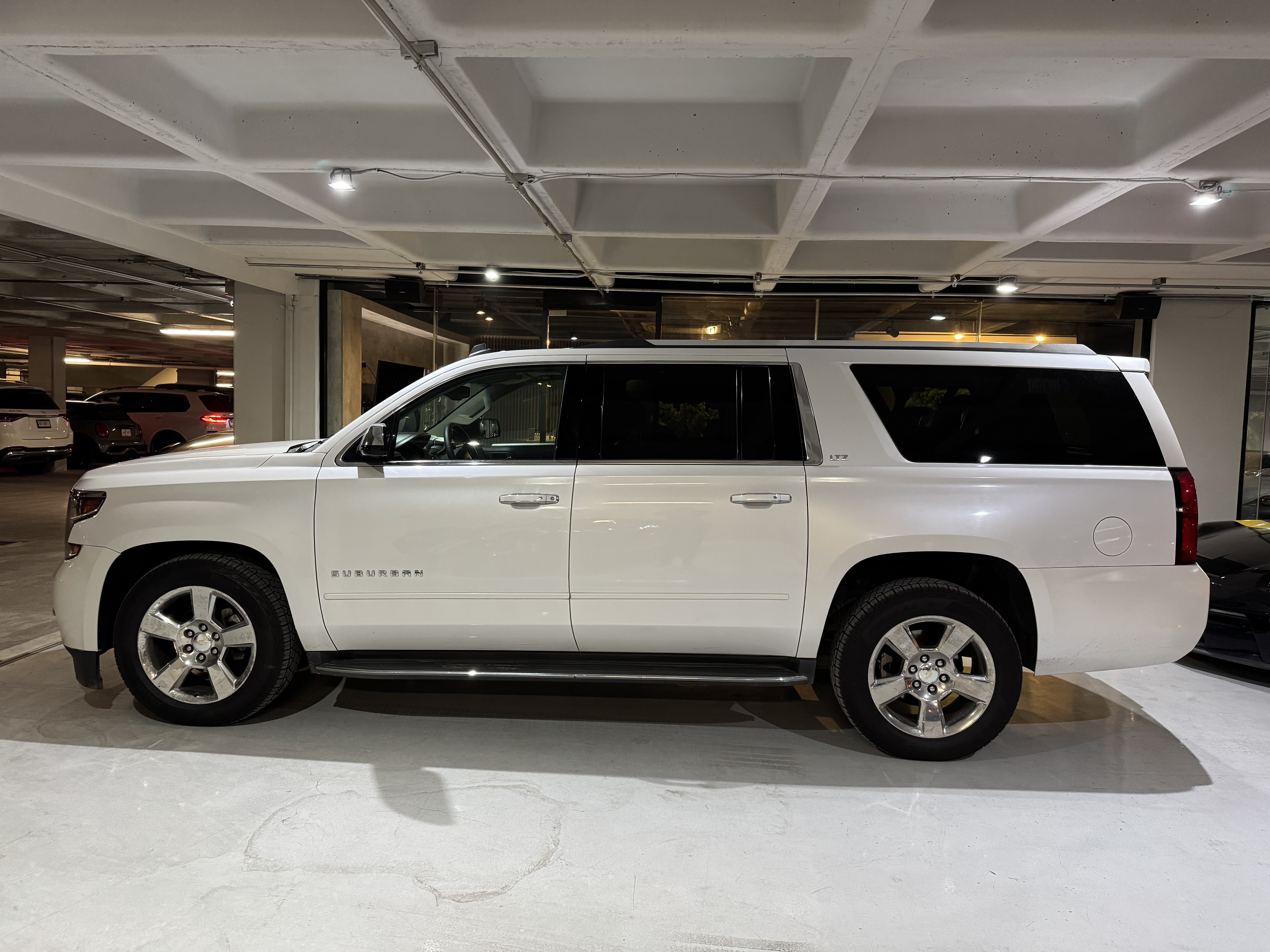 CHEVROLET SUBURBAN 2016