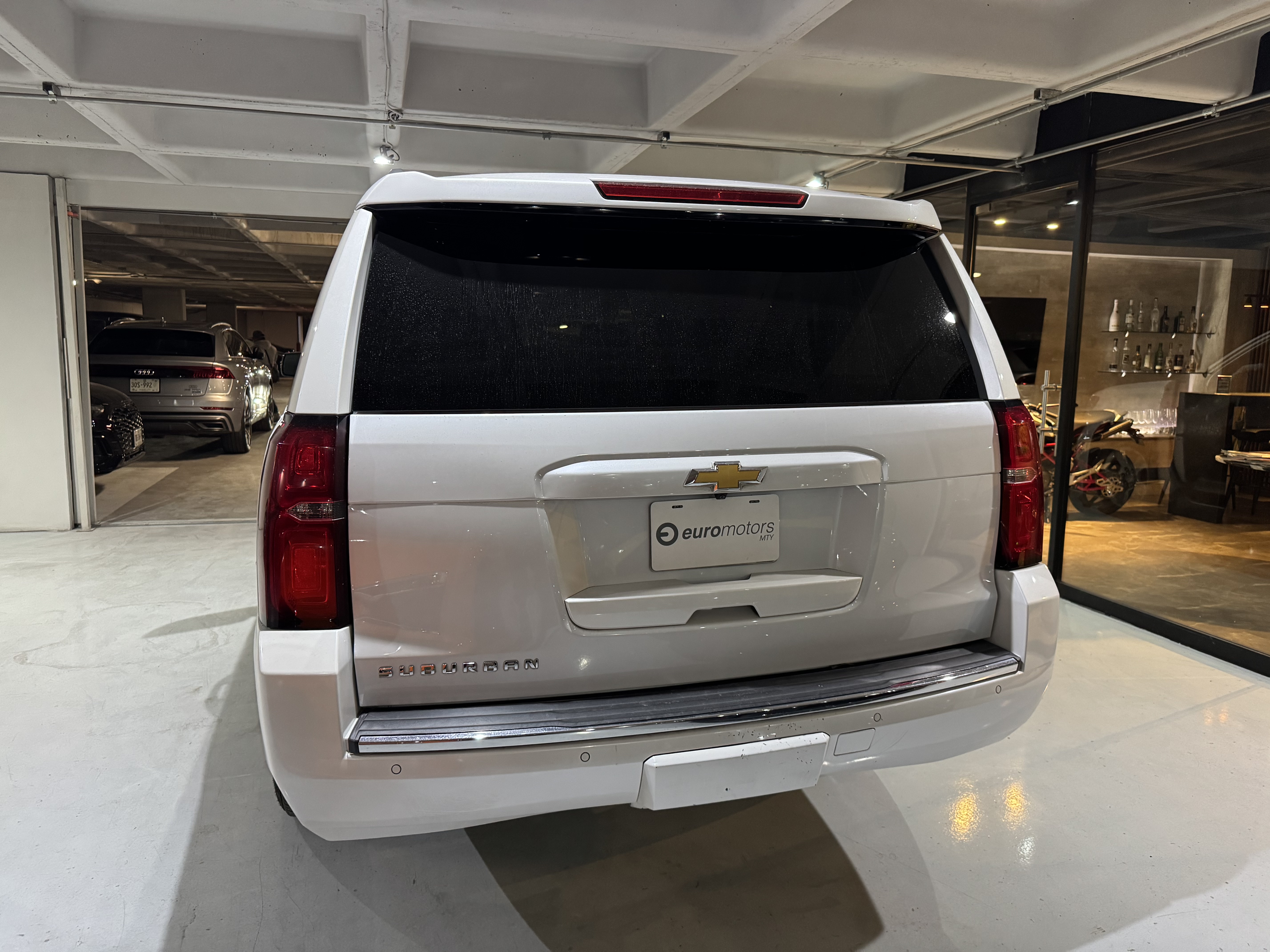 CHEVROLET SUBURBAN 2016