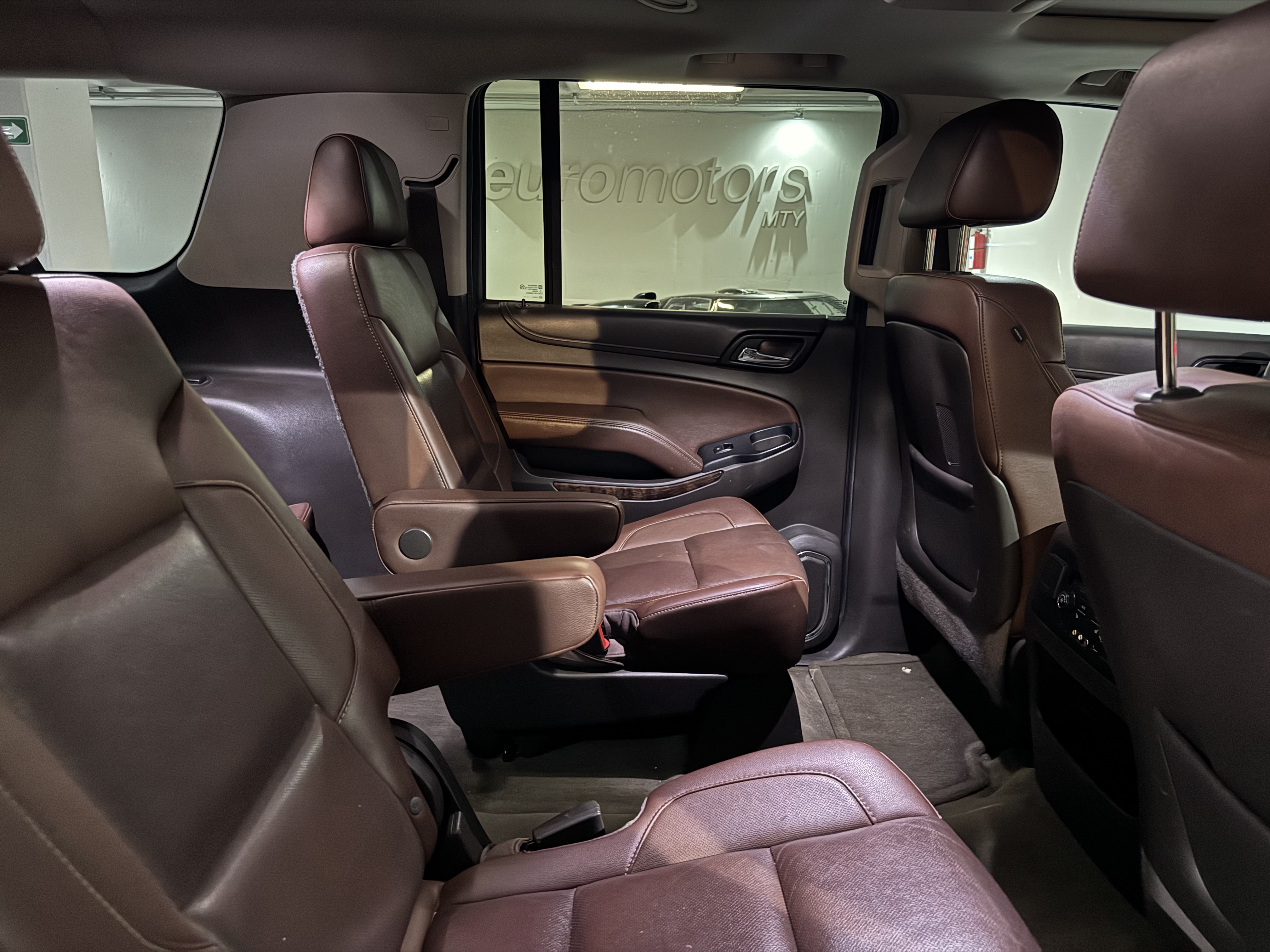 CHEVROLET SUBURBAN 2016