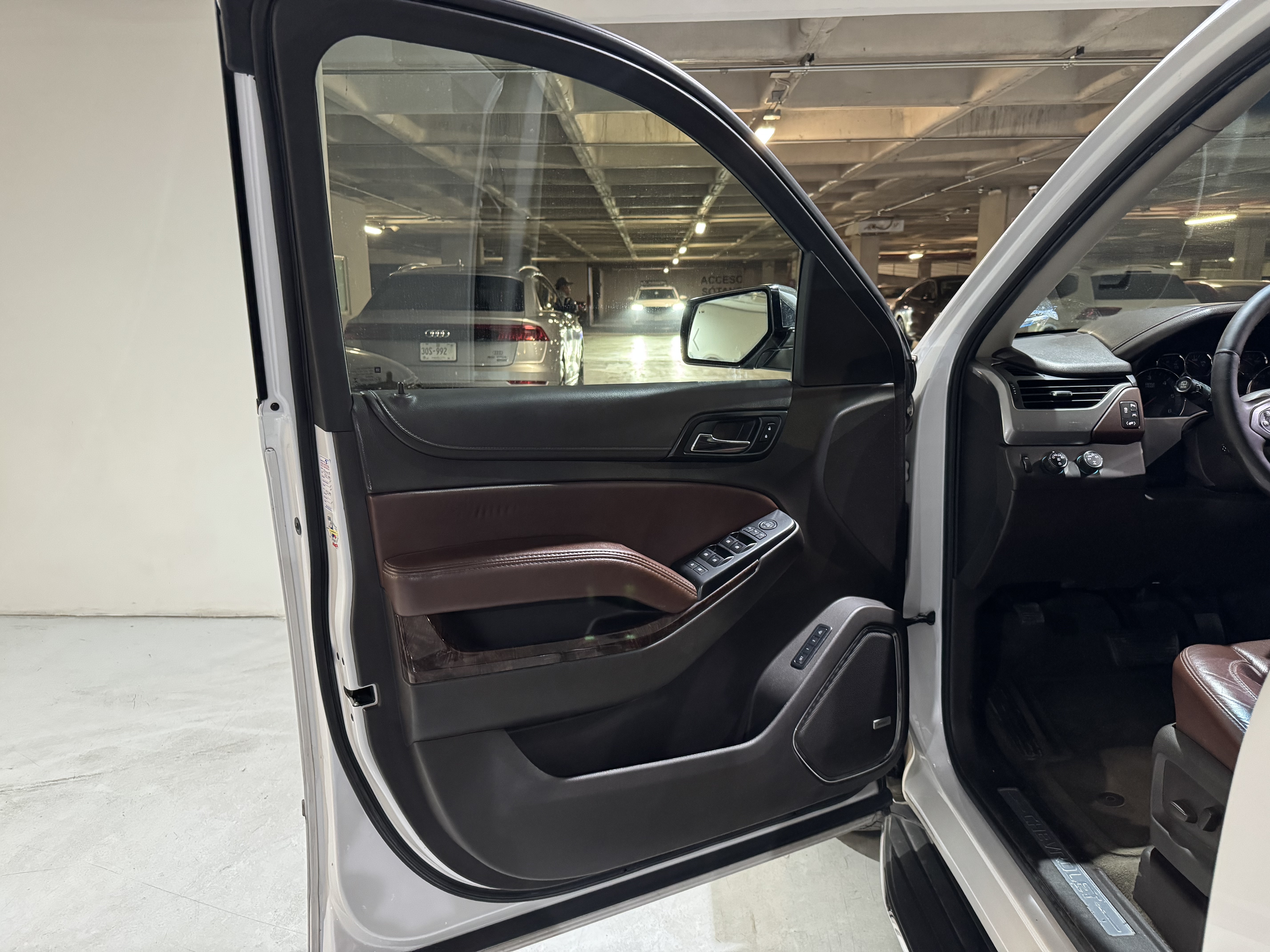 CHEVROLET SUBURBAN 2016