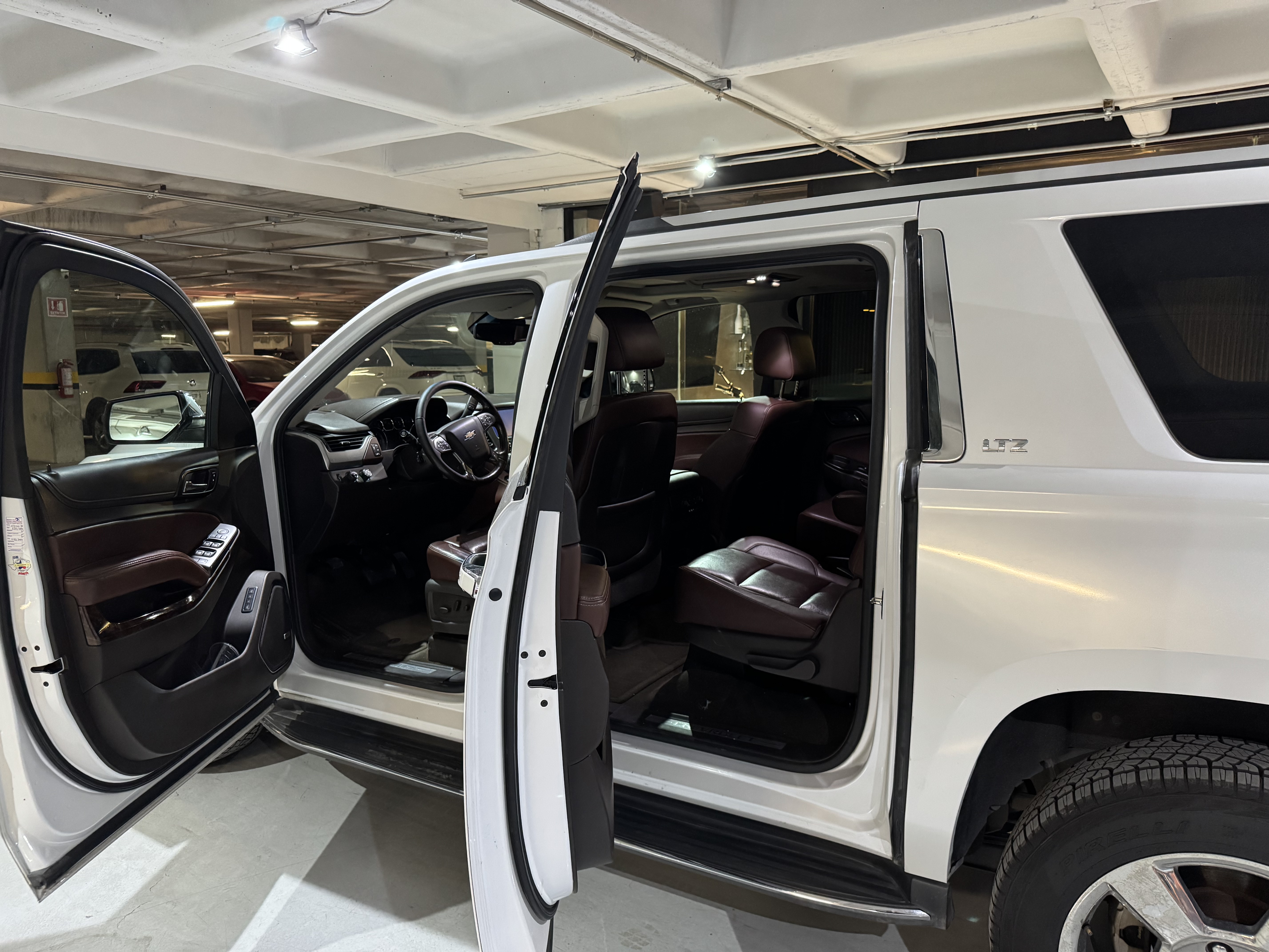 CHEVROLET SUBURBAN 2016