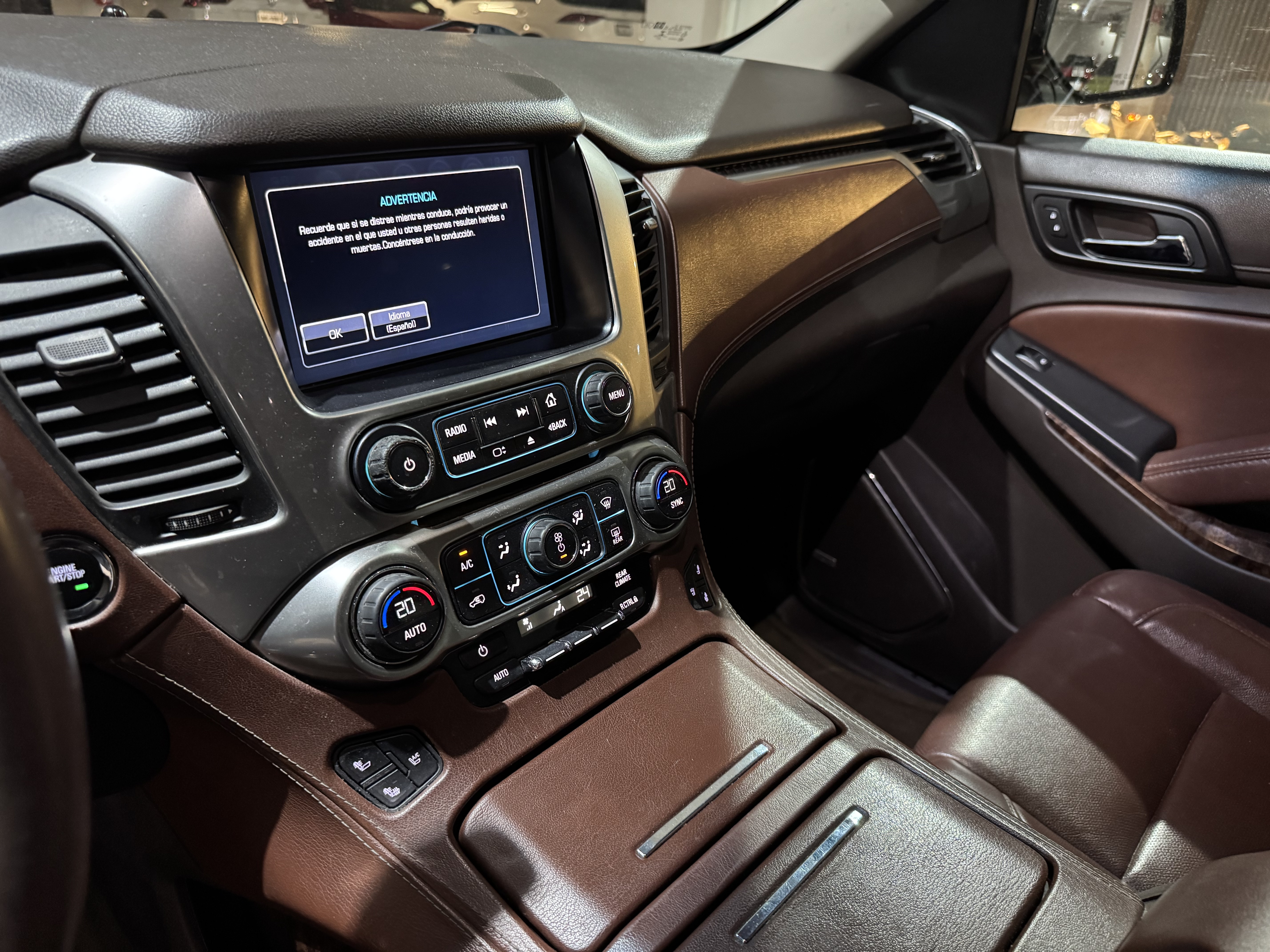 CHEVROLET SUBURBAN 2016