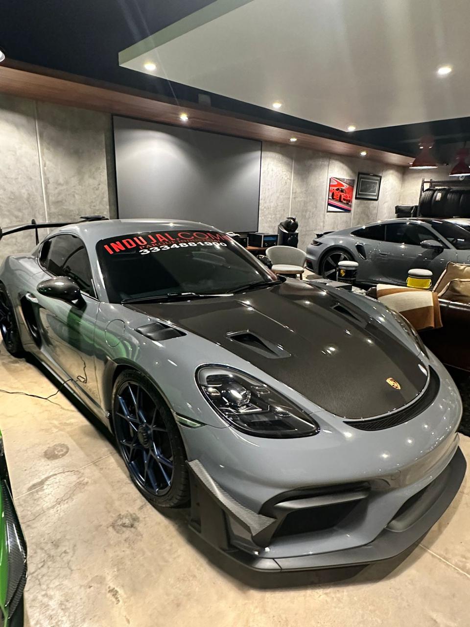 PORSCHE CAYMAN GT4 RS 2024
