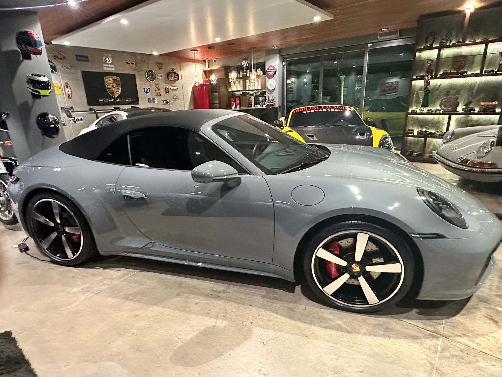 PORSCHE 911 CARRERA S CABRIOLET 2023