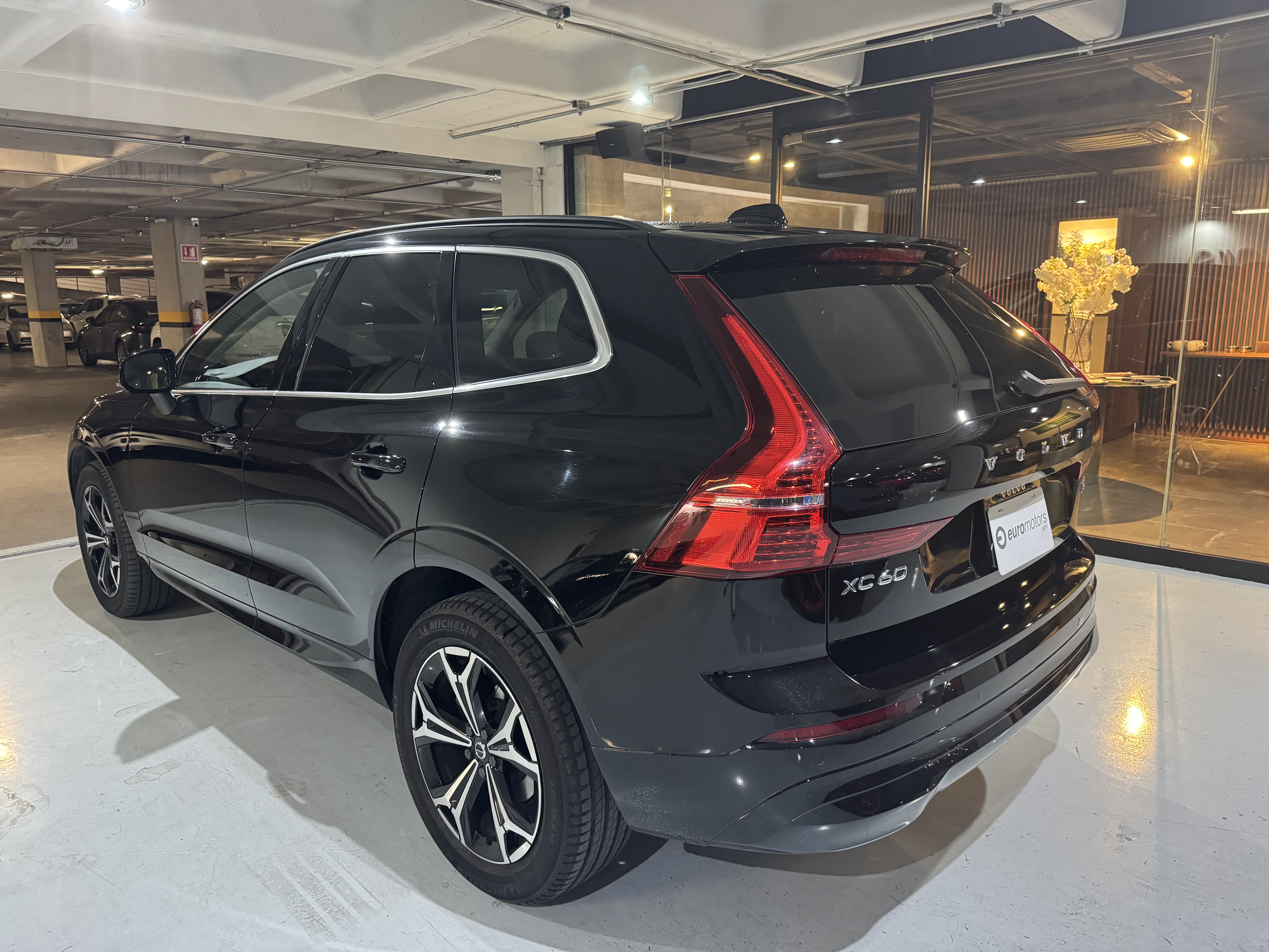 VOLVO XC-60 B5 AWD