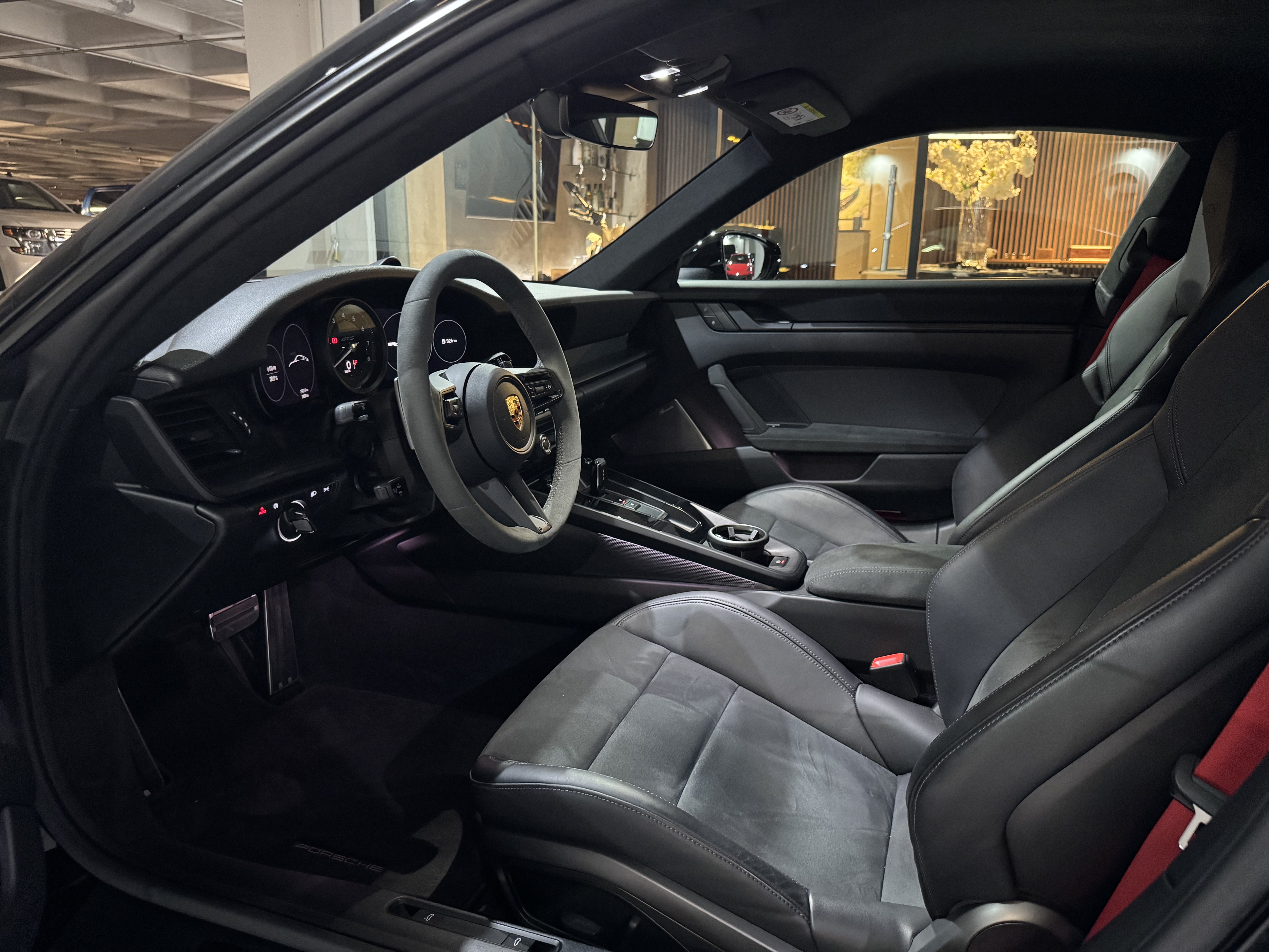 PORSCHE 911 CARRERA GTS 2024