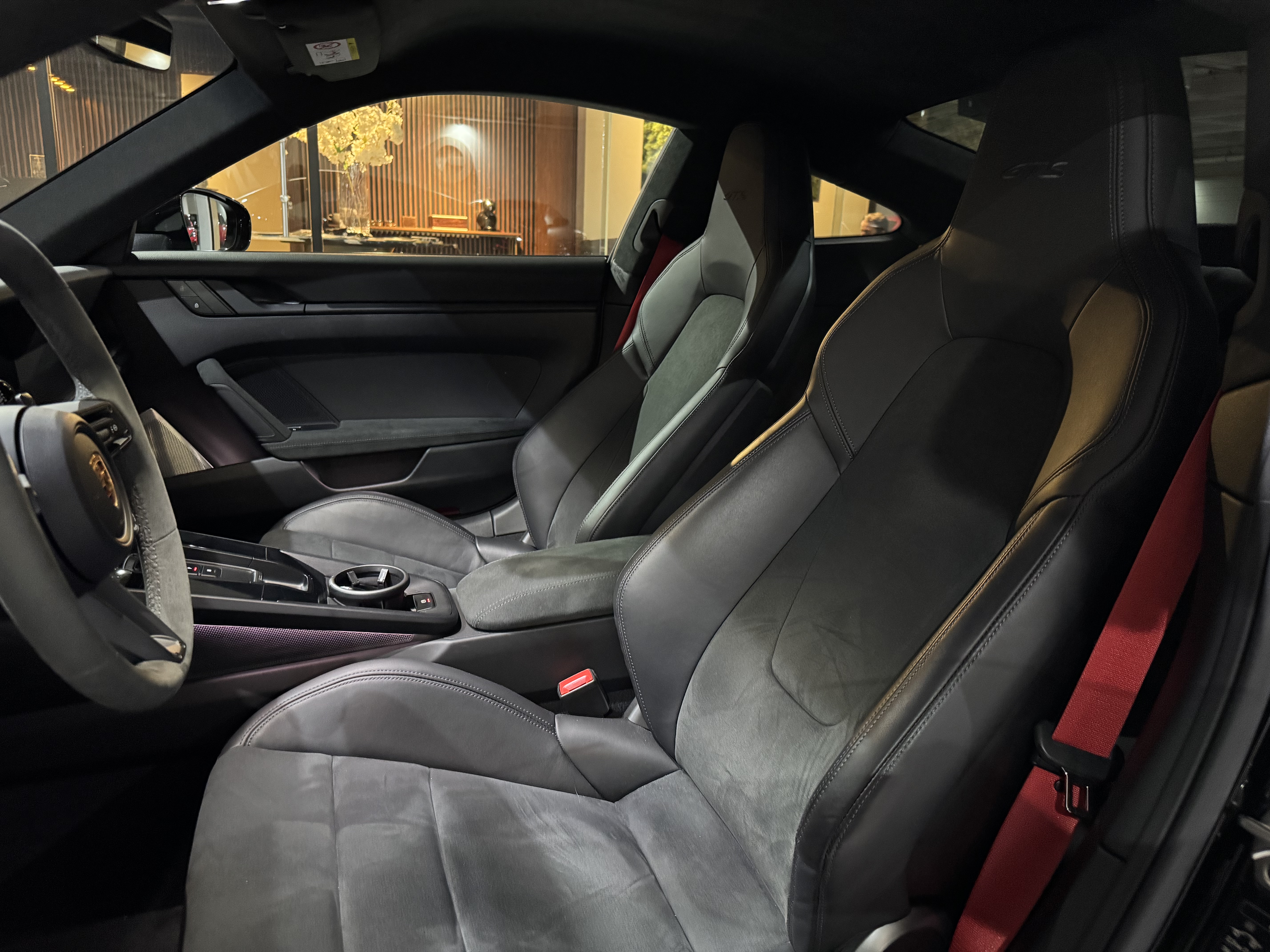 PORSCHE 911 CARRERA GTS 2024