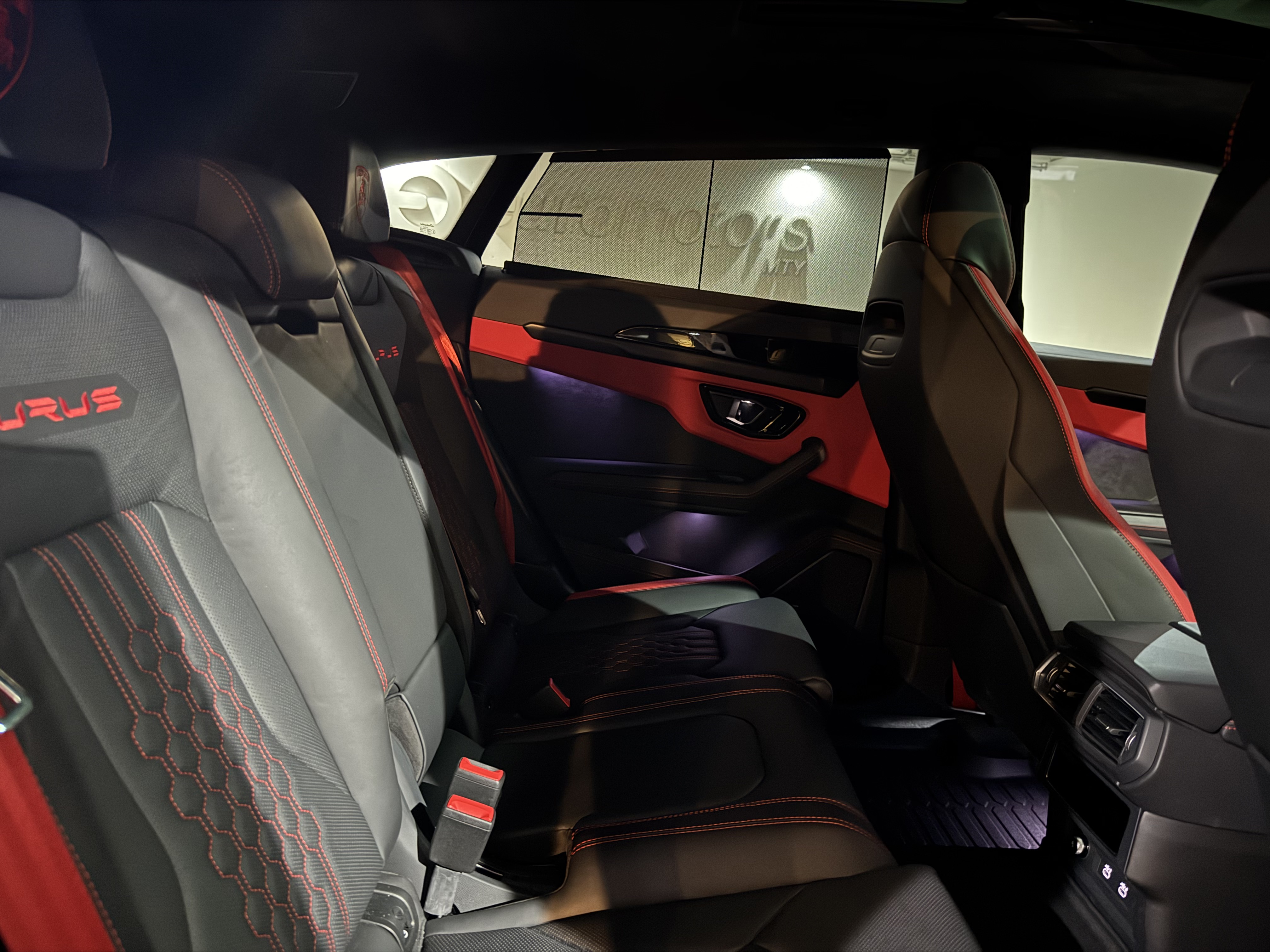 LAMBORGHINI URUS S 2024