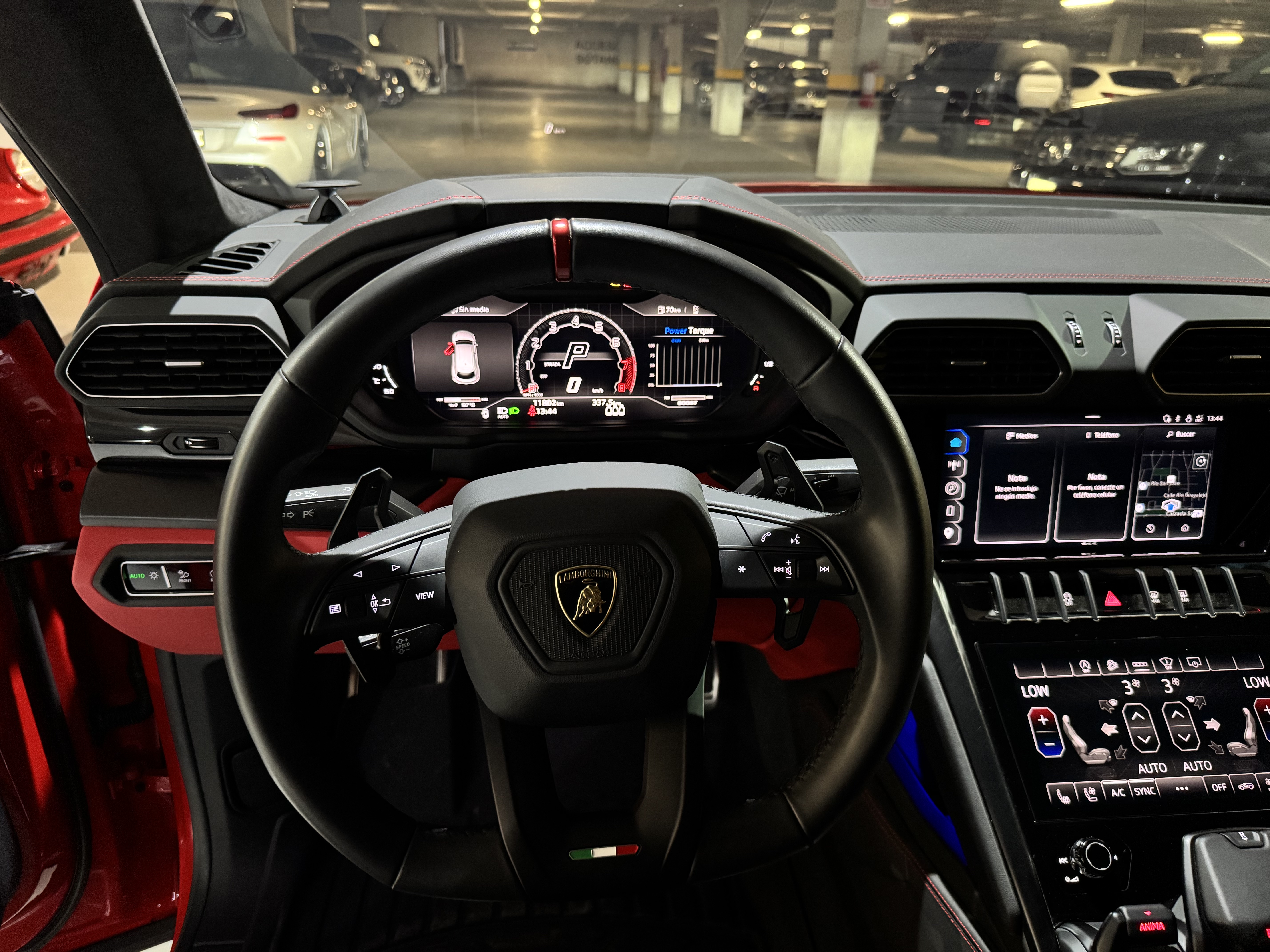 LAMBORGHINI URUS S 2024