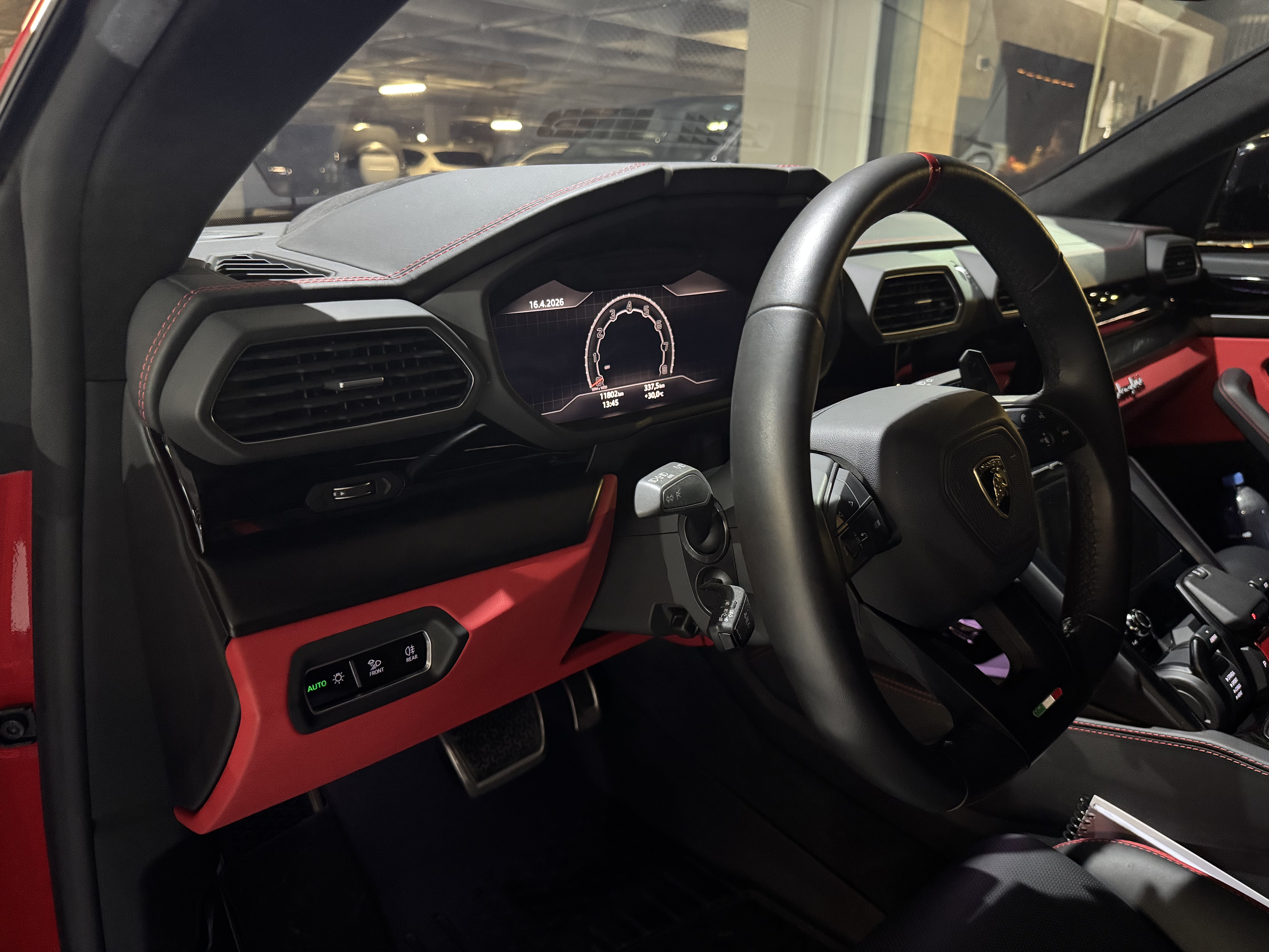 LAMBORGHINI URUS S 2024