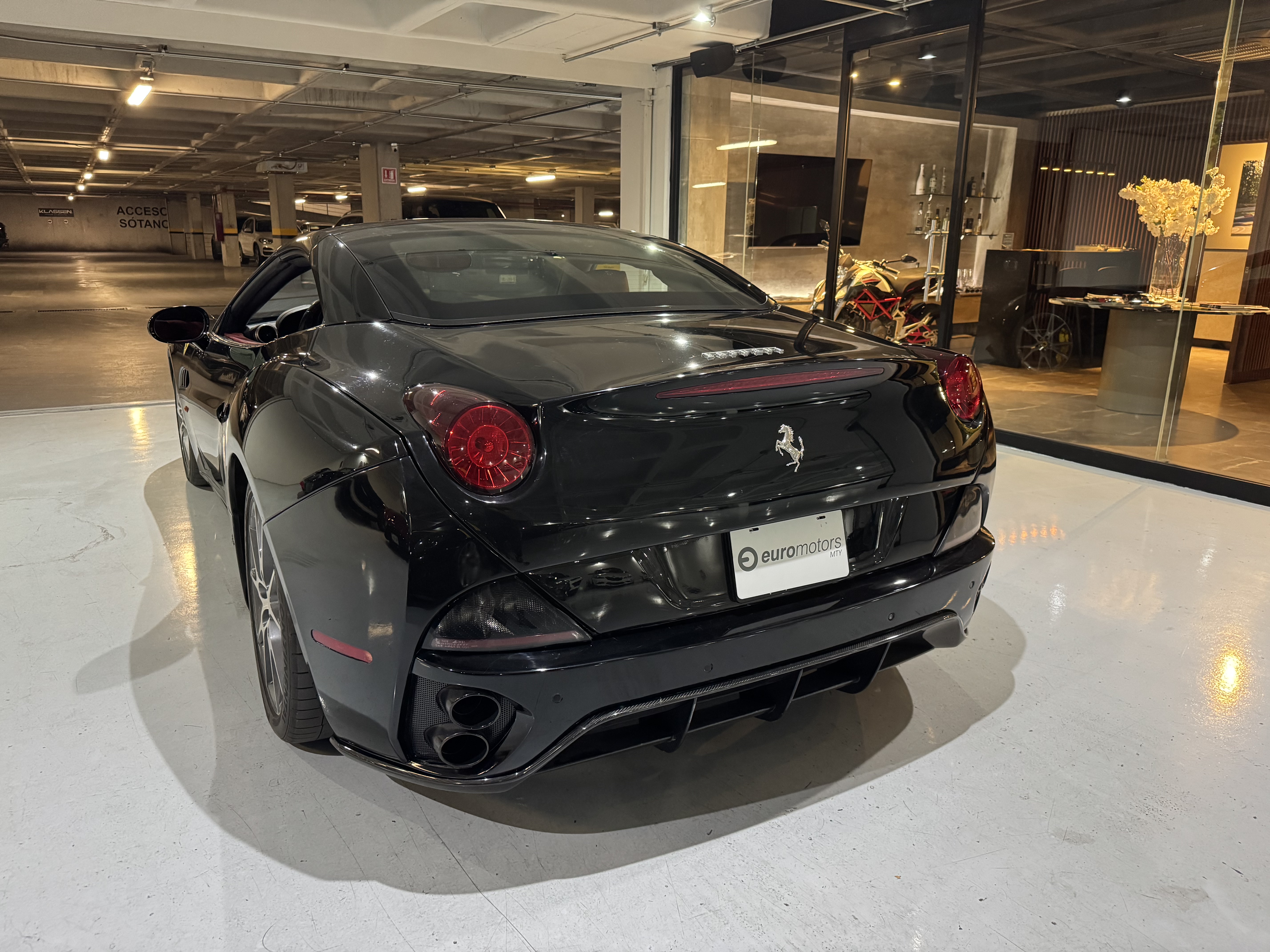 FERRARI CALIFORNIA 2011