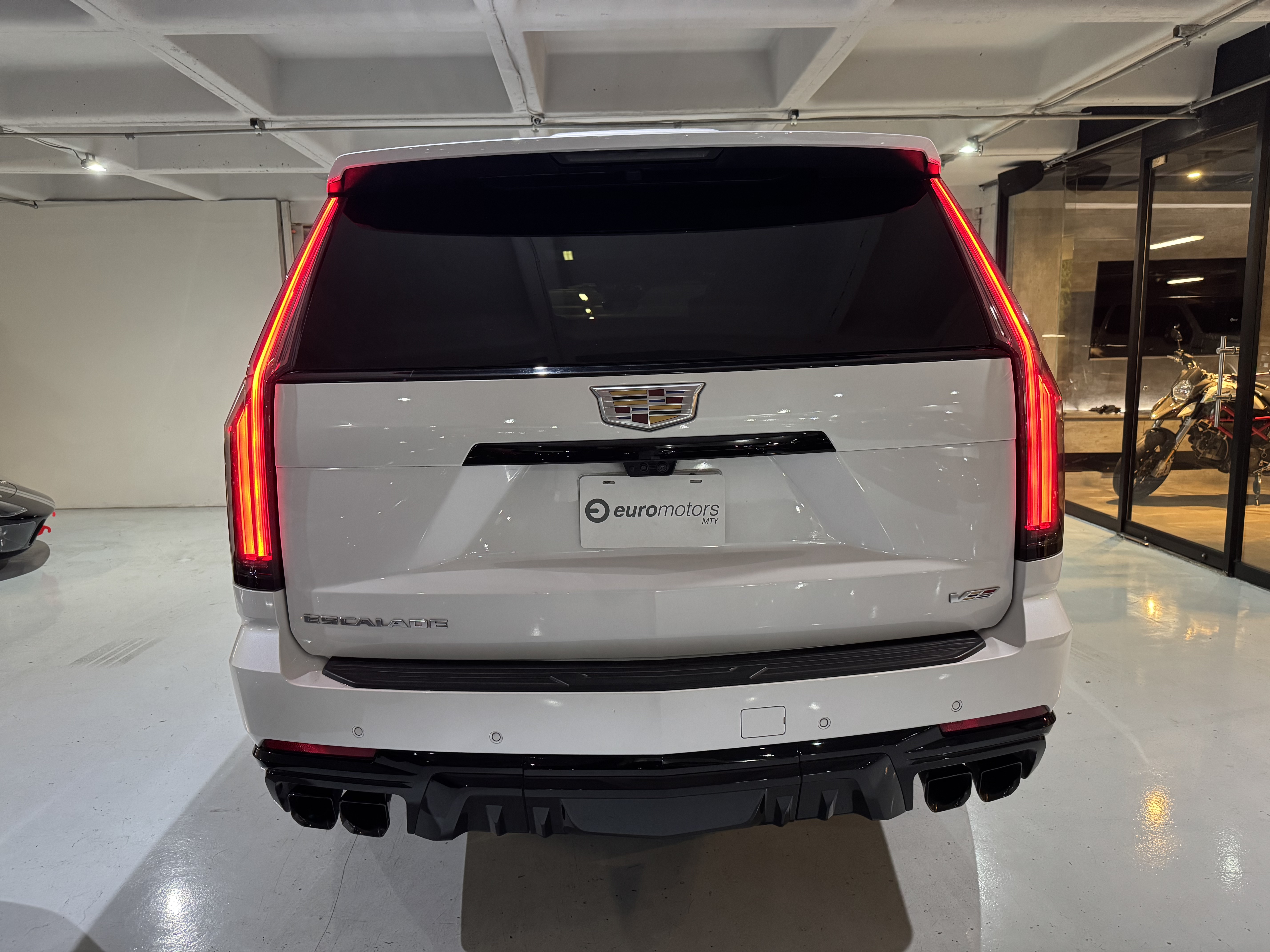 CADILLAC ESCALADE V 2025